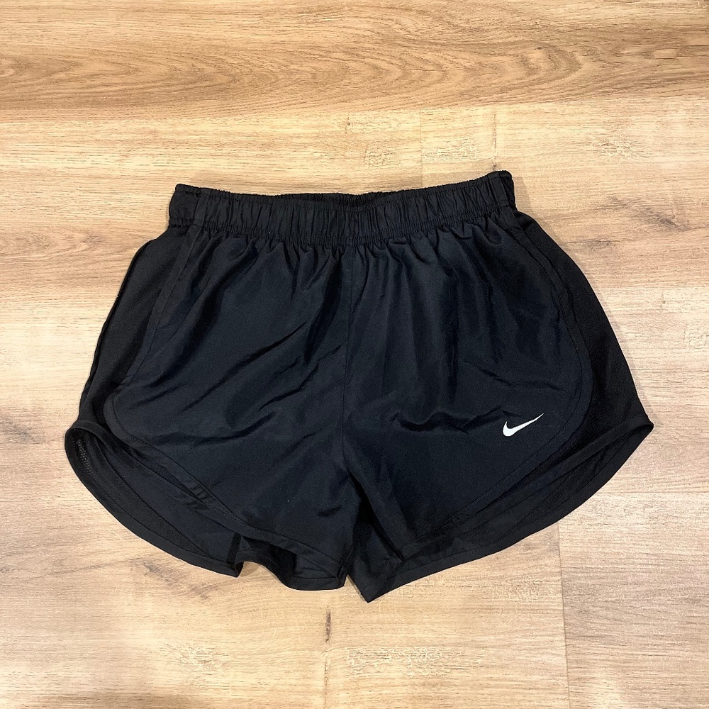 NWOT NIKE womens dri-fit tempo shorts black